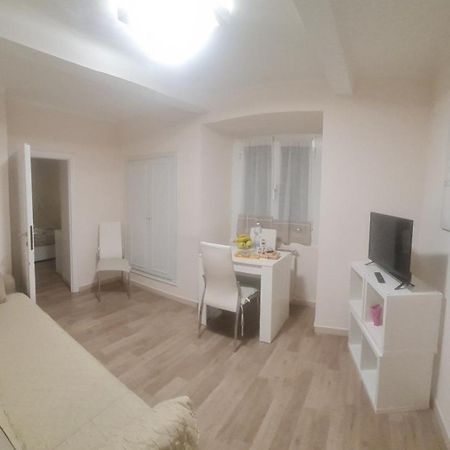 Appartement Trilocale Nel Centro Di Sampierdarena à Gênes Extérieur photo